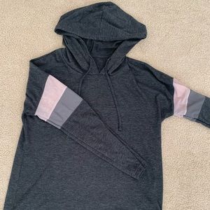 Long sleeve workout sweatshirt